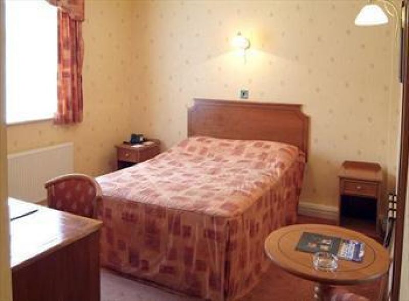Oaklands Hall Hotel